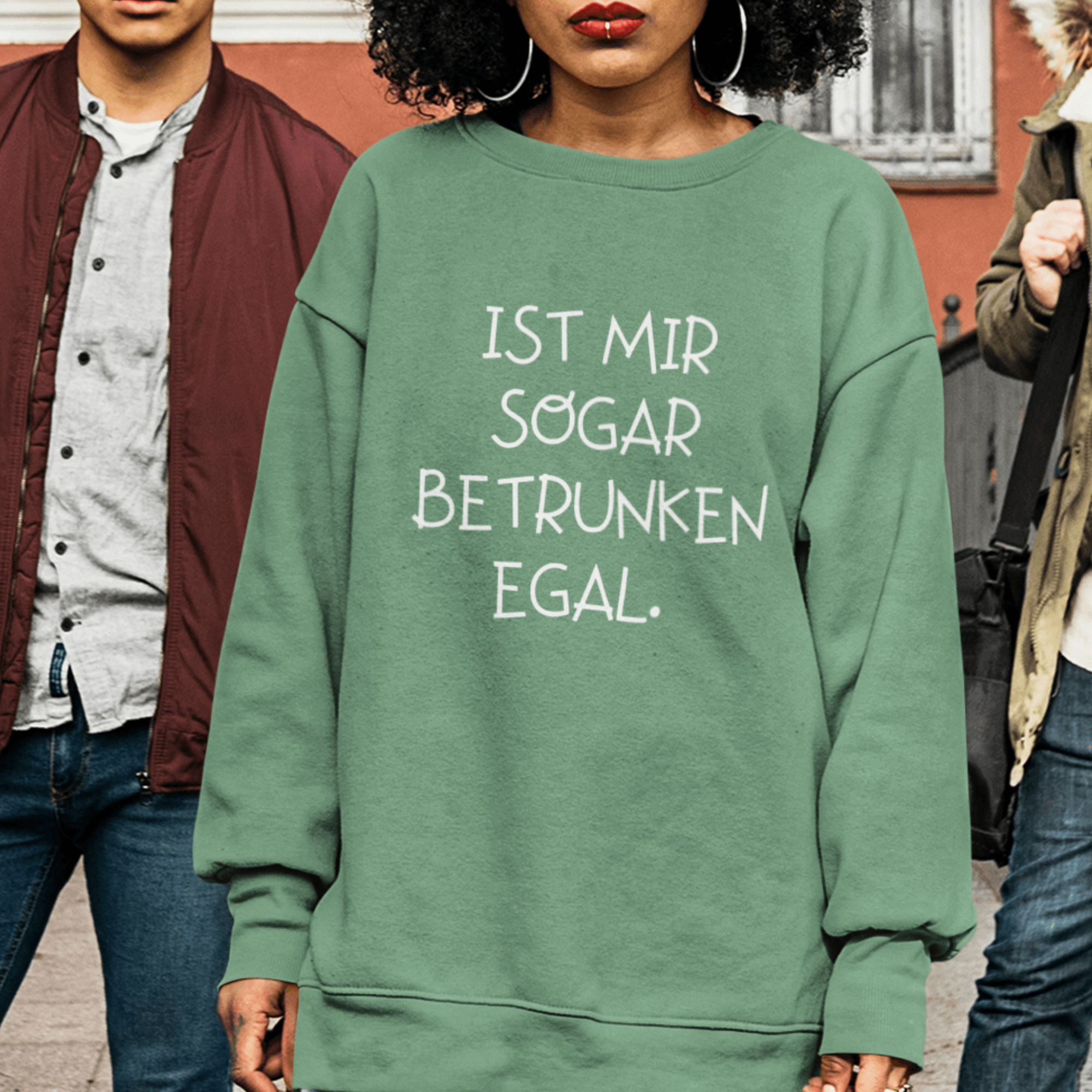 BETRUNKEN EGAL - Relaxed Sweatshirt - einschenken24.de