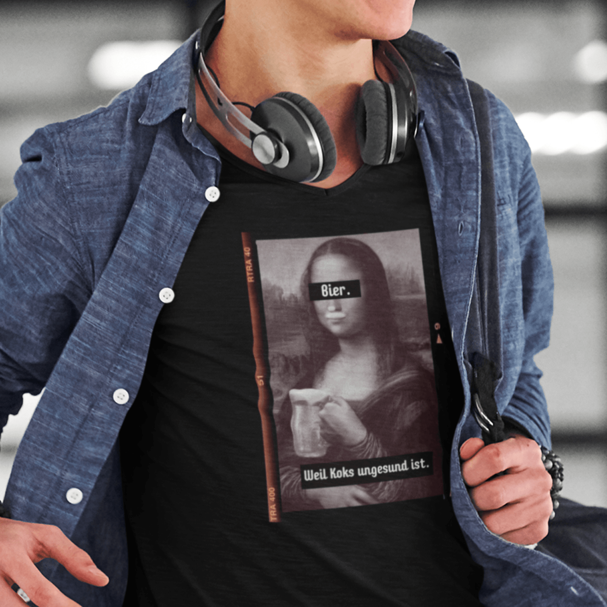 BIER LISA  - Herren V-Neck Shirt