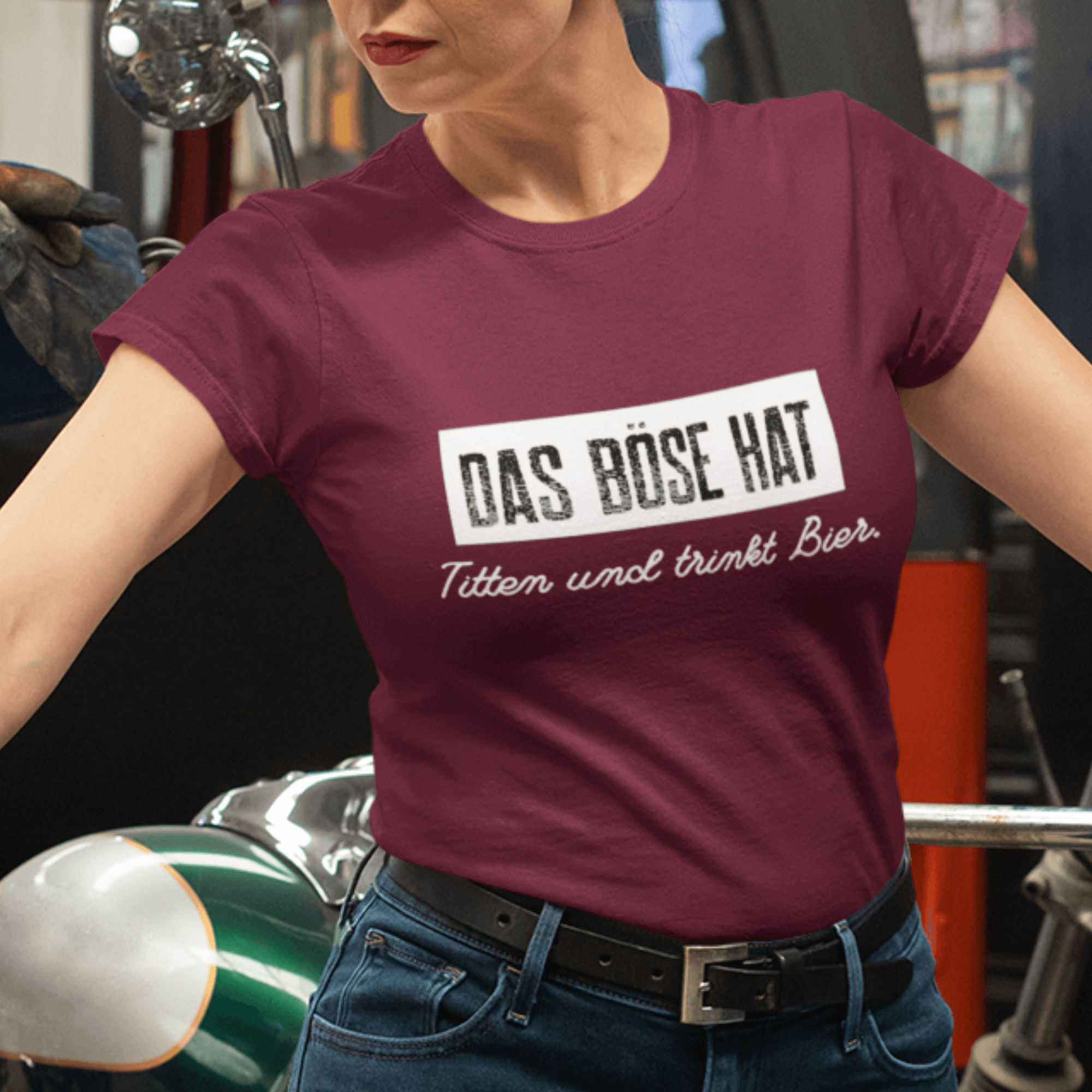 DAS BÖSE TRINKT BIER - Damen Premiumshirt - einschenken24.de